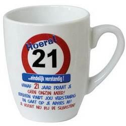 Mok verkeersbord 21 jaar